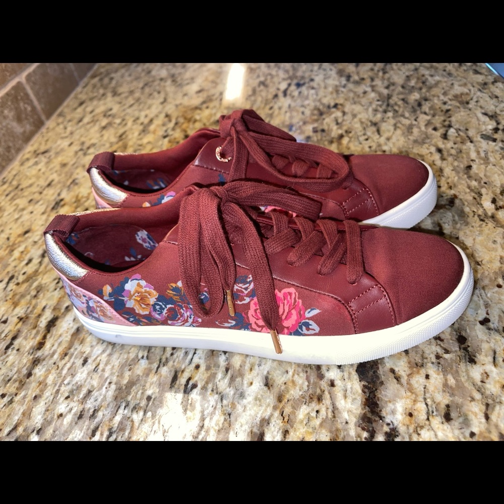 Matilda Jane Run Around Town Sneakers size 8